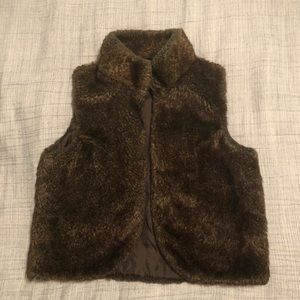 Women’s faux fur vest